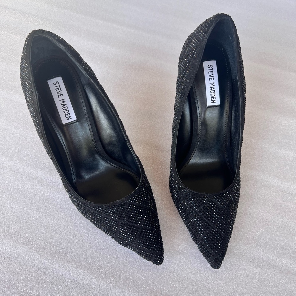 Size 10M Steve Madden black rhinestone pointed heels NIB